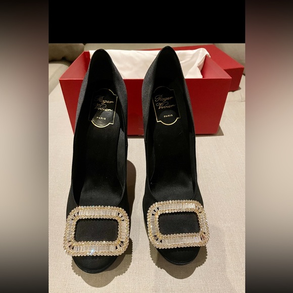 BNIB Roger Vivier black satin crystal embellished heels, perfect and never worn - Picture 7 of 9